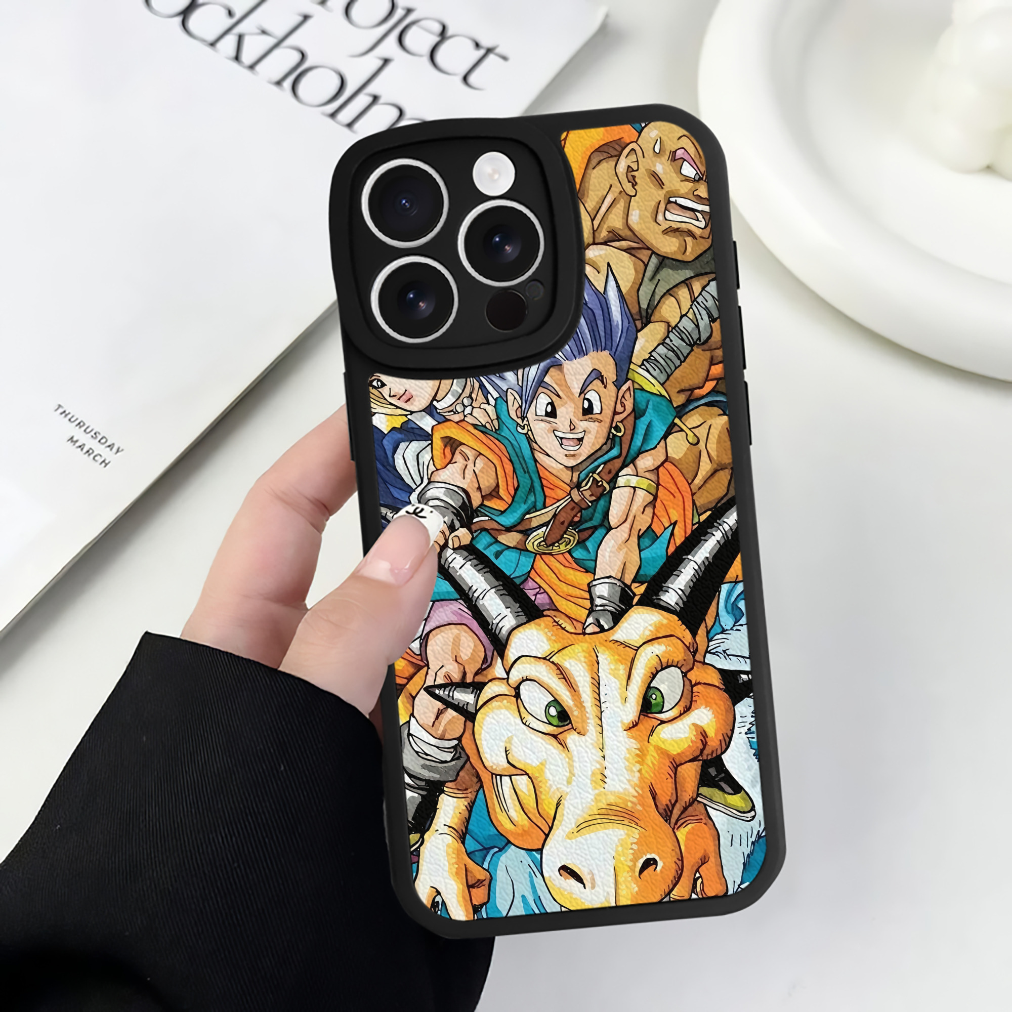 （画像用） ドラゴンクエスト Doragon Kuesuto Dragon Quest 【iPhone 16シリーズ対応】シリコンスマホケース（レザー調） 材質：シリコン